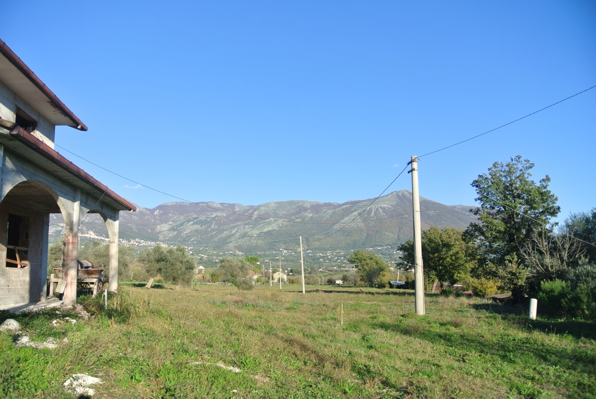 Indipendente su 2 livelli, grezza, con terreno, Oliveto Citra (SA), IM 157